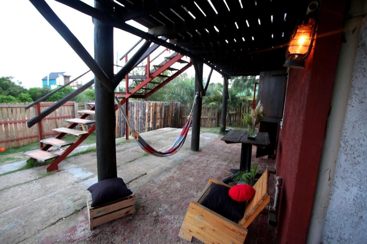 Casa De Huespedes Amigos Del Diablo Hotel Punta Del Diablo Exterior photo